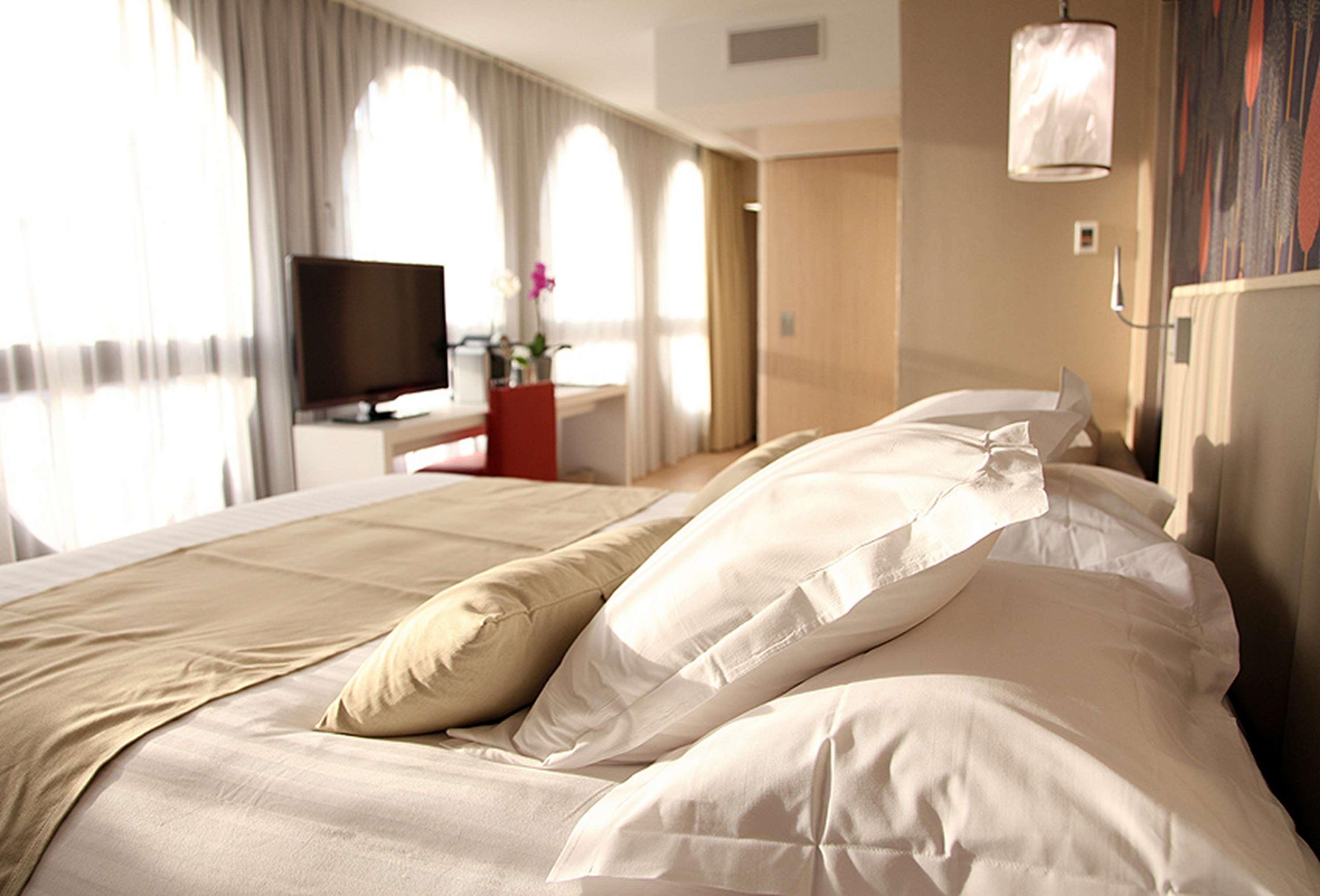 Best Western Premier Why Hotel Lille Room photo